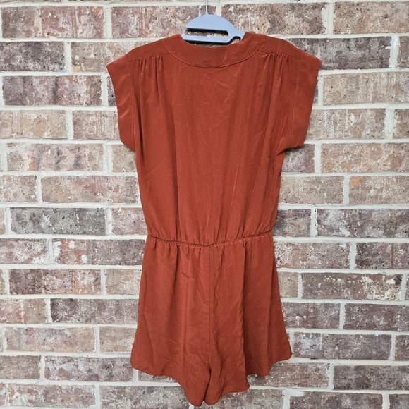 Aritzia Babaton Womens Corbett Rust Silk Romper Size S - Picture 3 of 4